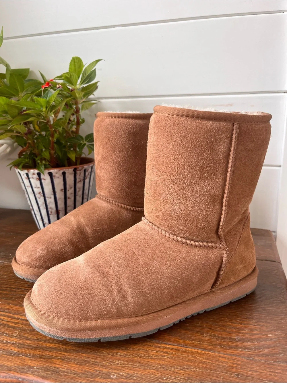 UGG classic short
